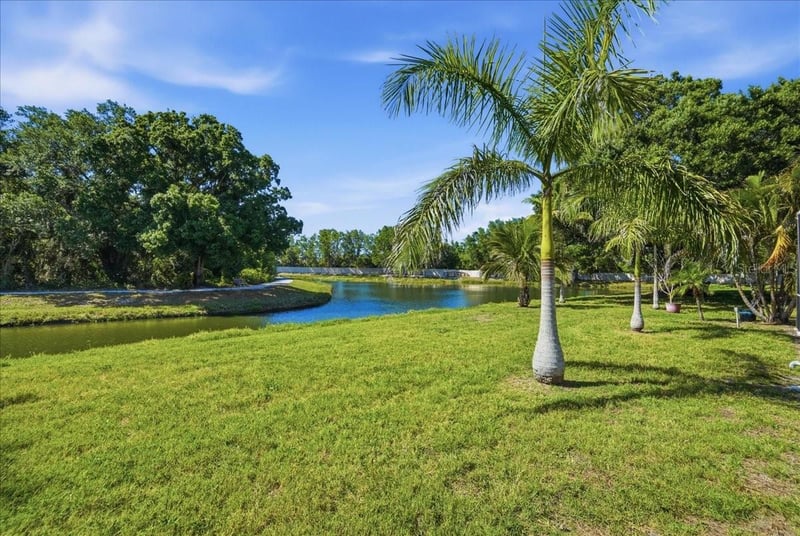 5809 Lexington Dr, Parrish, FL 34219