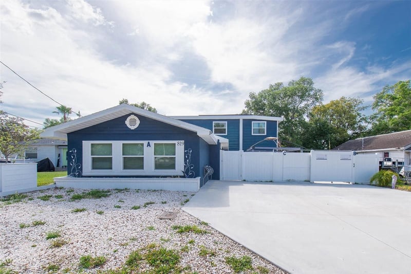 819 10th St, Largo, FL 33770