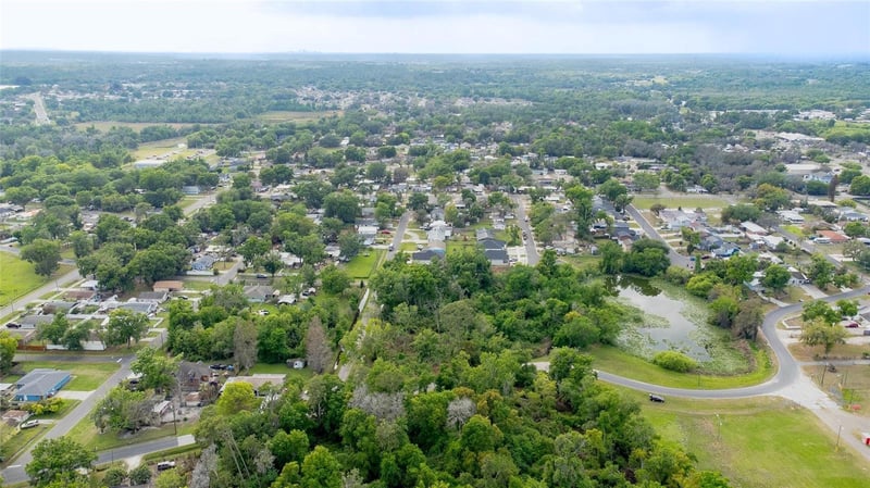 Hickman Ave, Plant City, FL 33563