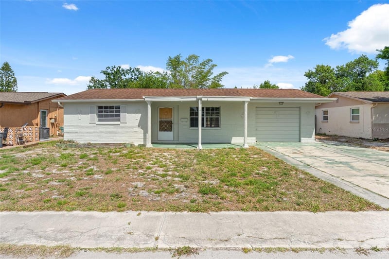 1050 Saxon Ln, Holiday, FL 34691