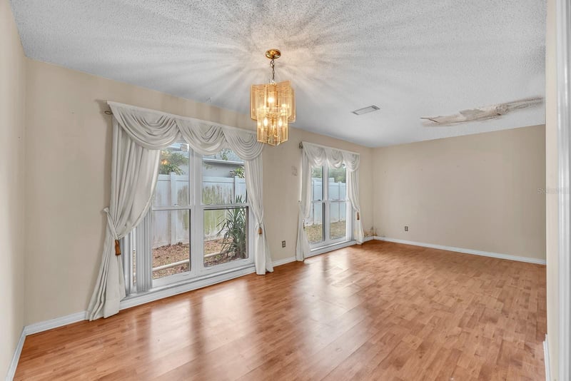 6606 Twelve Oaks Blvd, Tampa, FL 33634