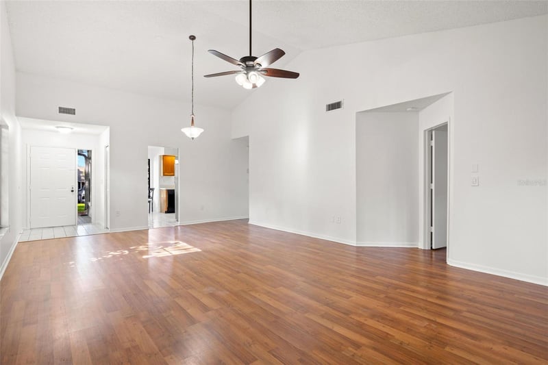 2668 Bentley Dr, Palm Harbor, FL 34684