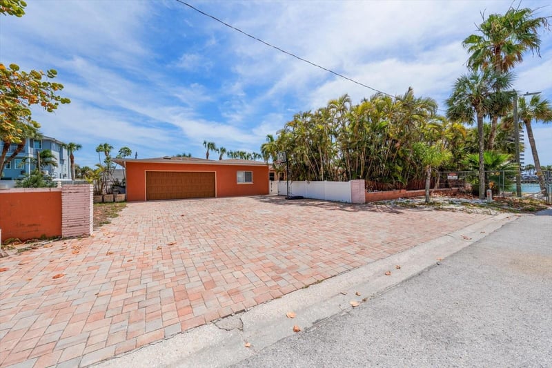 630-650 79th Ave, St Pete Beach, FL 33706