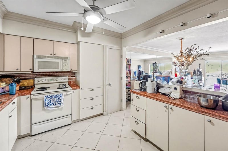3753 46th Ave #7, St Petersburg, FL 33711