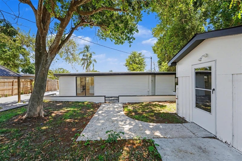 9482 Crestview St, Seminole, FL 33772