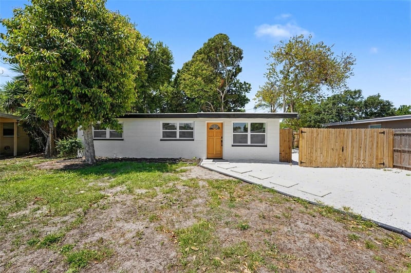 9482 Crestview St, Seminole, FL 33772