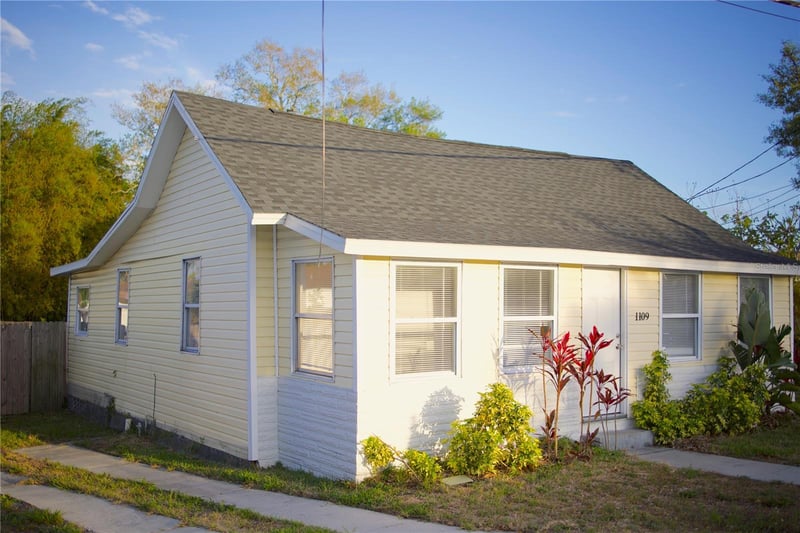 1109 Blanche B Littlejohn Trl, Clearwater, FL 33755