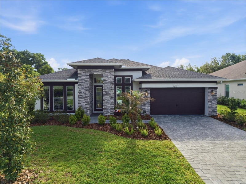 13444 Trailing Moss Dr, Dade City, FL 33525