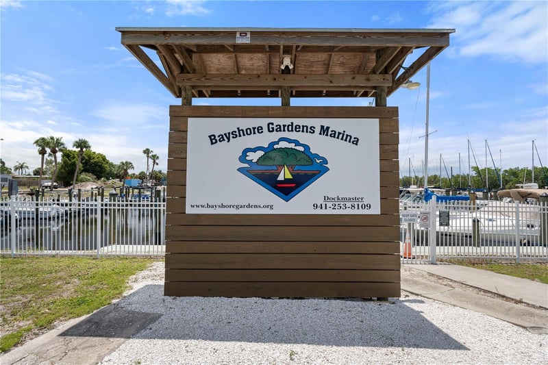 2211 Emory Ave, Bradenton, FL 34207