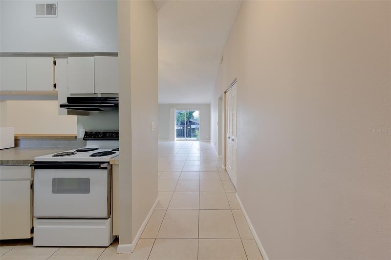 1109 Rohe St #A & B, Tarpon Springs, FL 34689