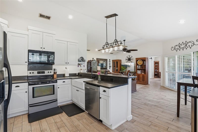 554 Andorra Cir, St Petersburg, FL 33703
