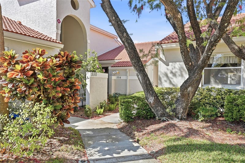 554 Andorra Cir, St Petersburg, FL 33703