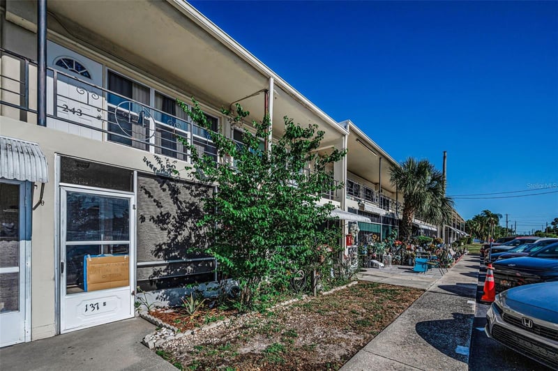 4051 58th St #243, Kenneth City, FL 33709