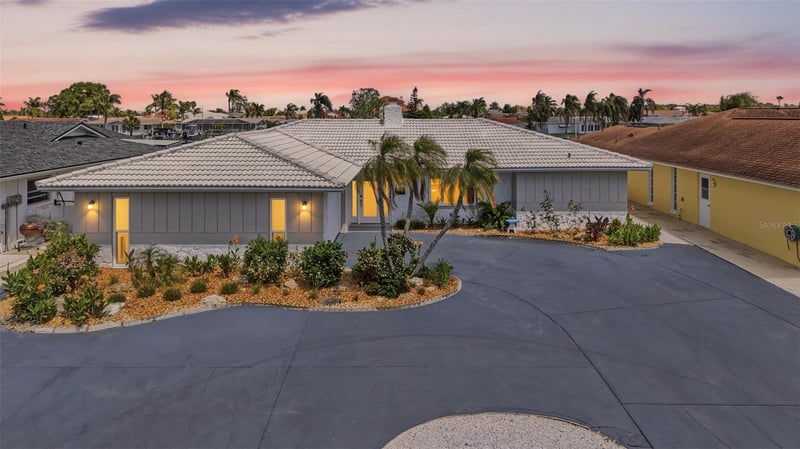 5040 Galleon Ct, New Port Richey, FL 34652