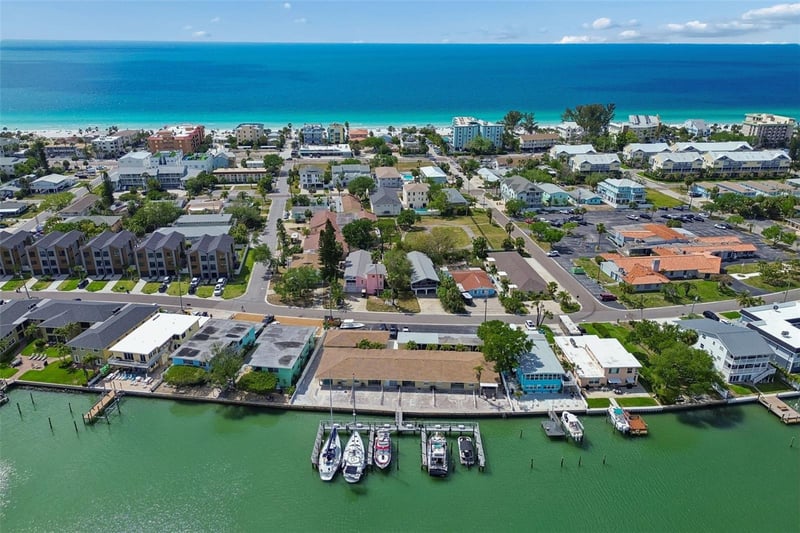 2307 Bay Blvd, Indian Rocks Beach, FL 33785