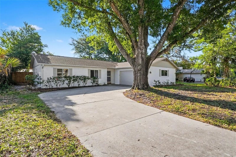 13503 Greenleaf Dr, Tampa, FL 33613