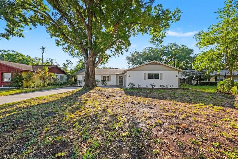13503 Greenleaf Dr, Tampa, FL 33613