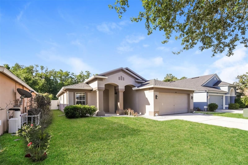 5921 War Admiral Dr, Wesley Chapel, FL 33544