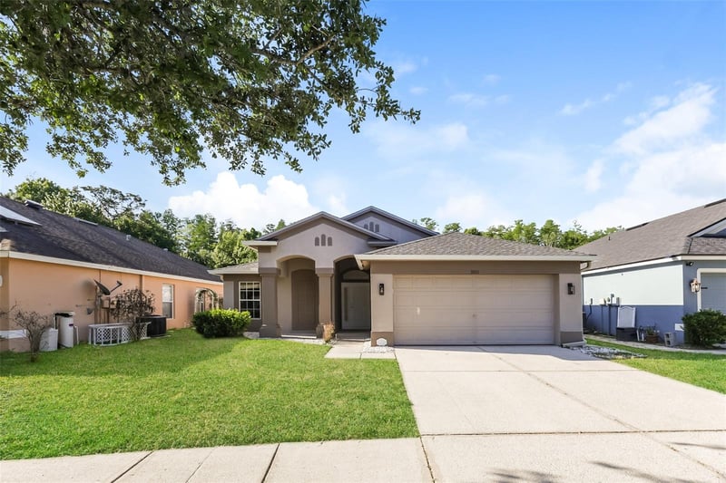 5921 War Admiral Dr, Wesley Chapel, FL 33544
