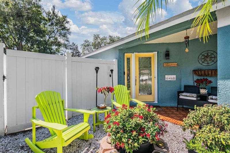 1686 Oak Spring Dr, Tarpon Springs, FL 34689