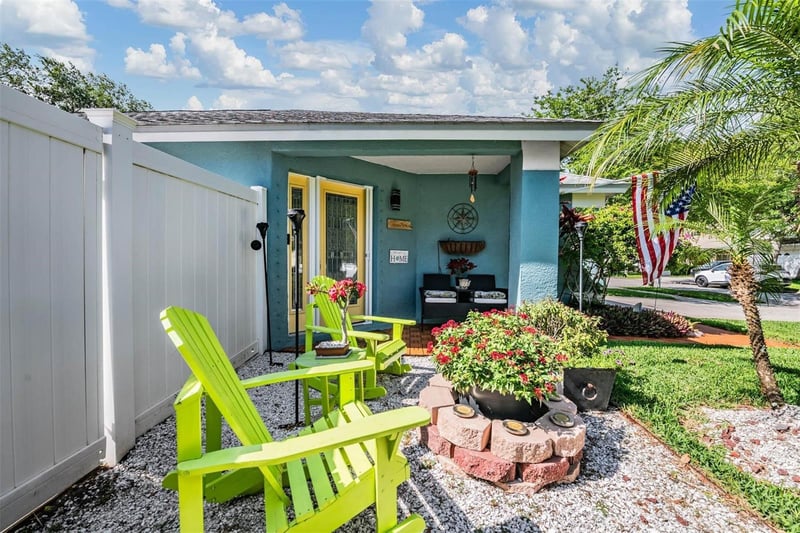 1686 Oak Spring Dr, Tarpon Springs, FL 34689