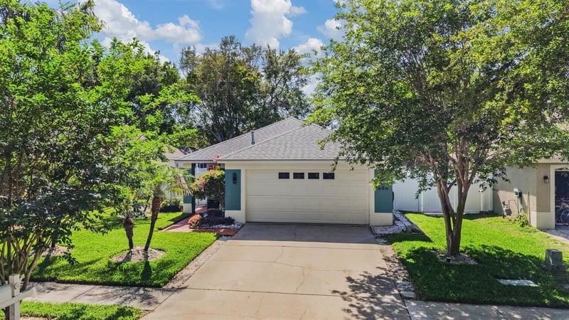 1686 Oak Spring Dr, Tarpon Springs, FL 34689