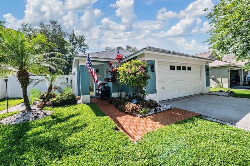 1686 Oak Spring Dr, Tarpon Springs, FL 34689
