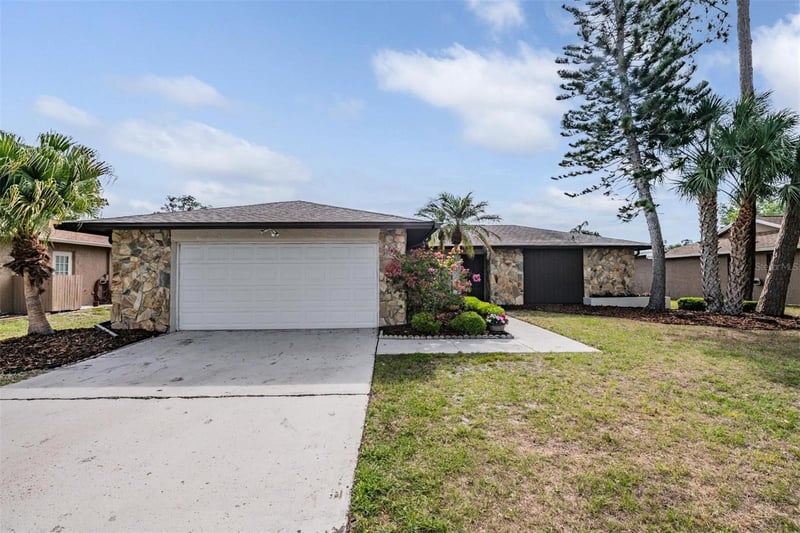 3643 Fairway Forest Cir, Palm Harbor, FL 34685