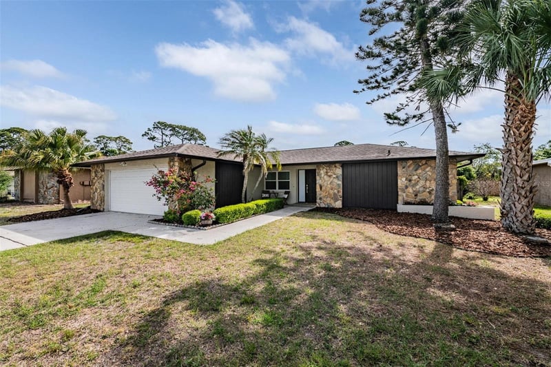 3643 Fairway Forest Cir, Palm Harbor, FL 34685