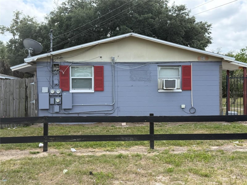 9407 Grandfield Rd, Thonotosassa, FL 33592