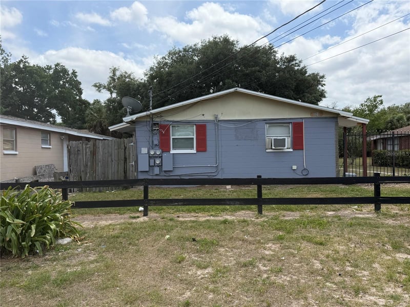 9407 Grandfield Rd, Thonotosassa, FL 33592