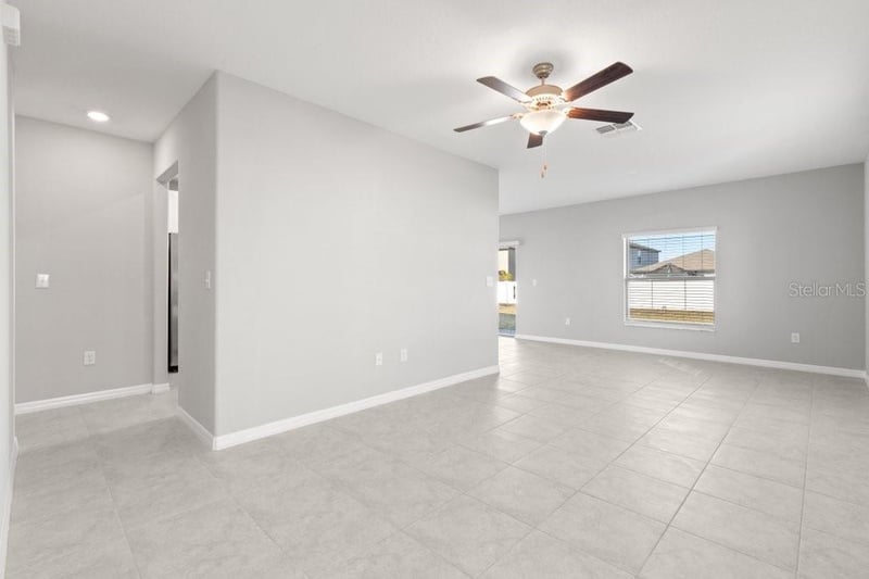 4436 Globe Thistle Dr, Tampa, FL 33619