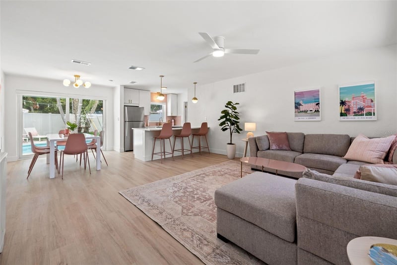 3755 Beach Dr, St Petersburg, FL 33705