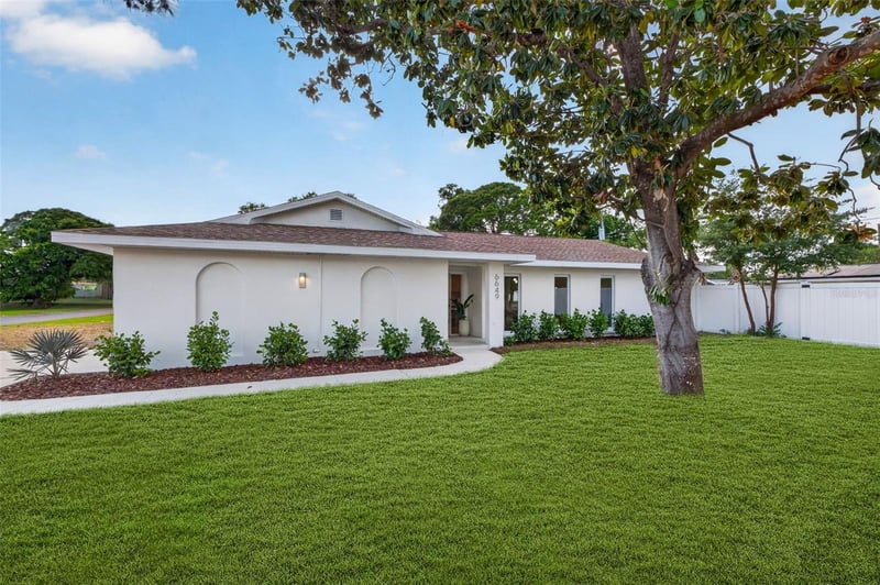 6649 Pinellas Point Dr, St Petersburg, FL 33712