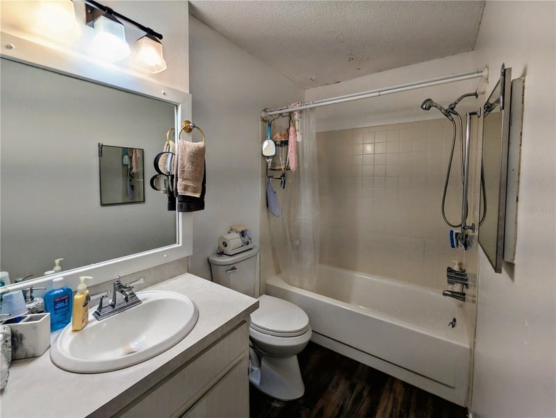 4758 Lake Villa Dr, Clearwater, FL 33762
