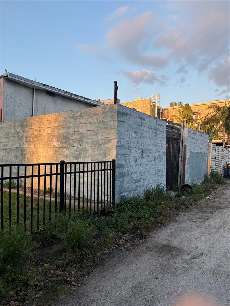 2110 Main St, Tampa, FL 33607