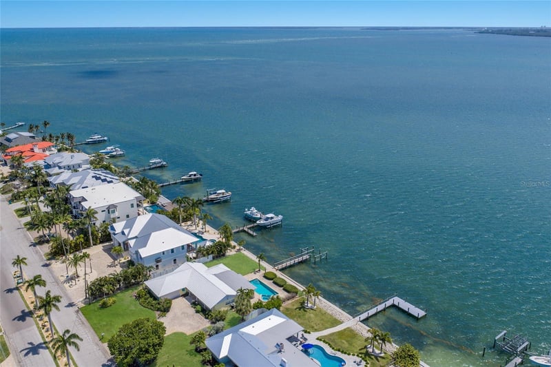 633 Key Royale Dr, Holmes Beach, FL 34217