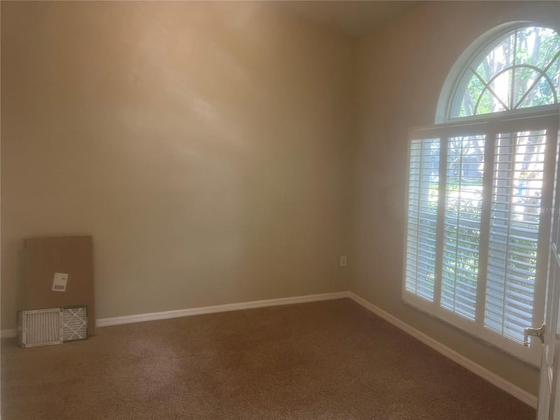 10237 Shadow Branch Dr, Tampa, FL 33647