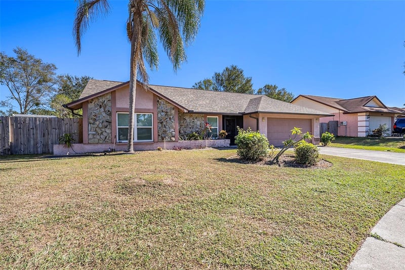 1606 Dusty Rose Ln, Brandon, FL 33510