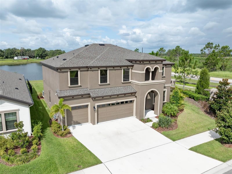 14403 Woodland Spur Dr, Lithia, FL 33547