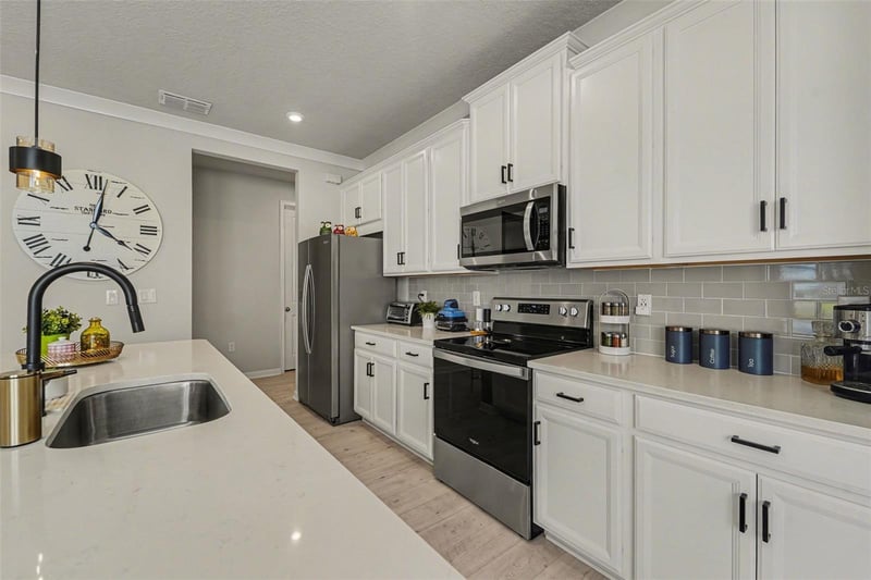 5975 Timberdale Ave, Wesley Chapel, FL 33545