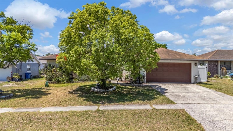 302 Limona Rd, Brandon, FL 33510