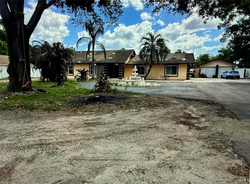 1212 Taylor Rd, Seffner, FL 33584