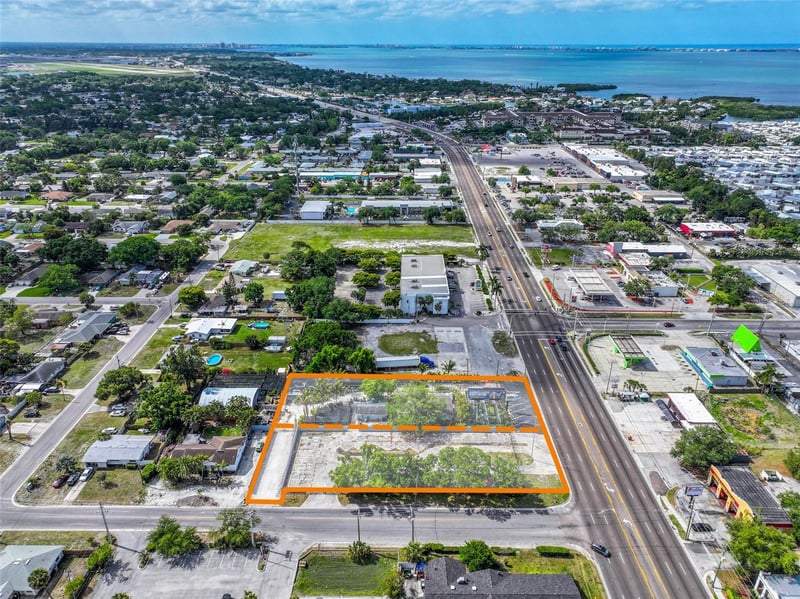 6605 14th St, Bradenton, FL 34207