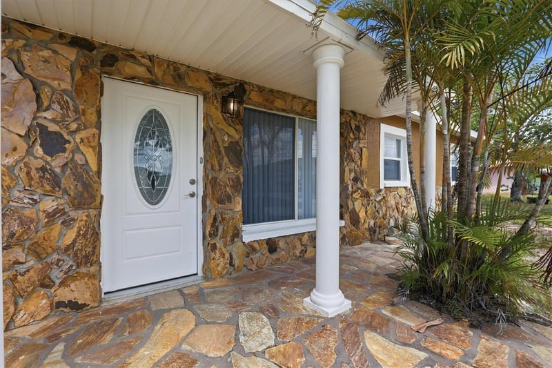 721 Bayshore Dr, Tarpon Springs, FL 34689