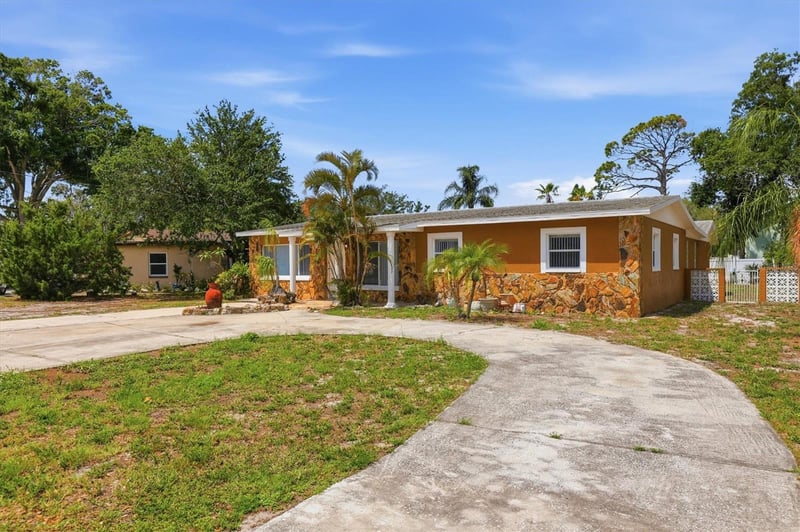 721 Bayshore Dr, Tarpon Springs, FL 34689