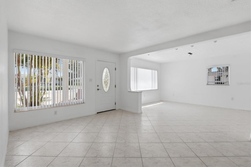 721 Bayshore Dr, Tarpon Springs, FL 34689