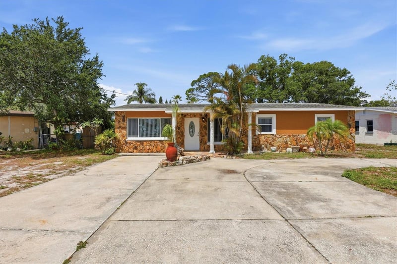 721 Bayshore Dr, Tarpon Springs, FL 34689