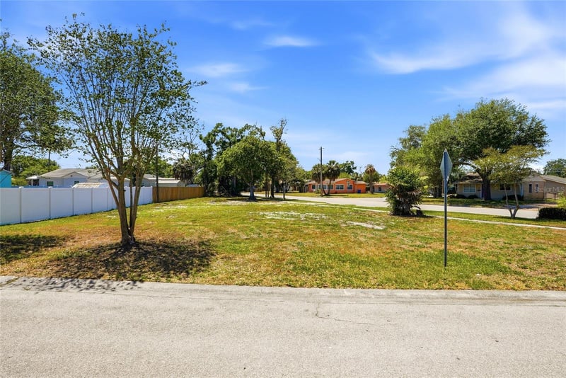4716 Iris St, St Petersburg, FL 33714