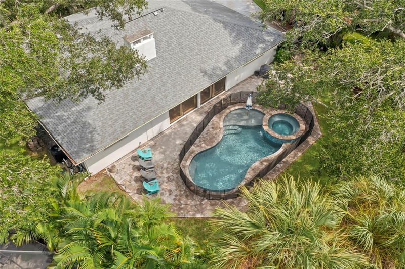 4103 Pinar Dr, Bradenton, FL 34210